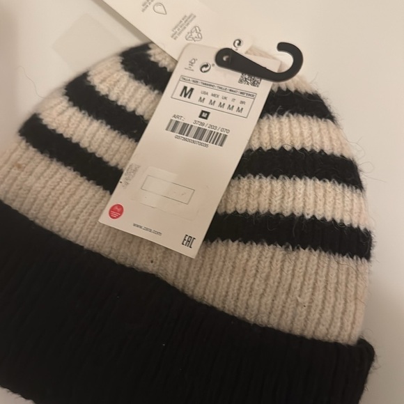 Zara black and cream knit beanie new with tags - Picture 3 of 5